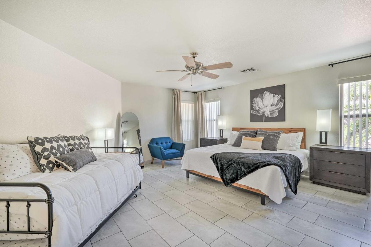 With Patio, 2 Mi To State Farm Stadium Holiday home *